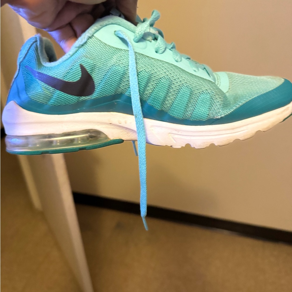 Shoes - Picture 3 of 4